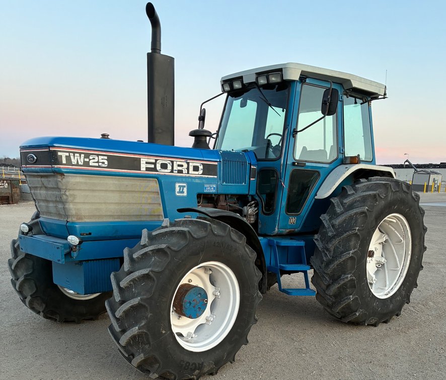 1988 Ford TW-25 Tractor (Algoma, WI)