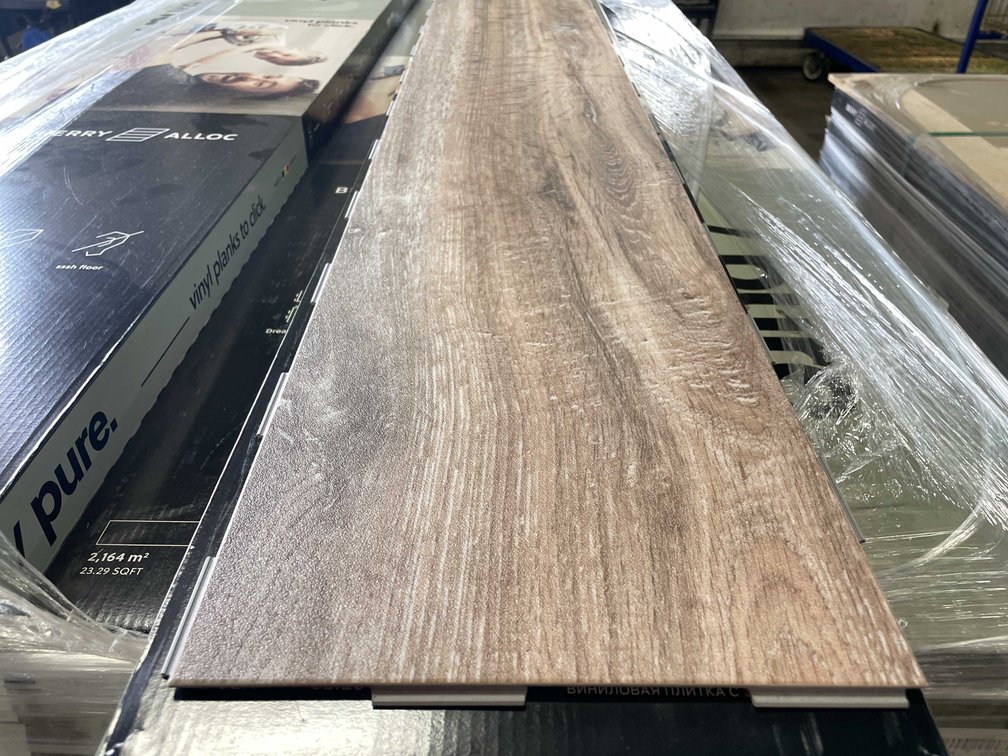1630.06 Sq. Ft. BeauFlor Dream Click Lime Oak: SADDLE 669M - WATERPROOF Flooring (B)
