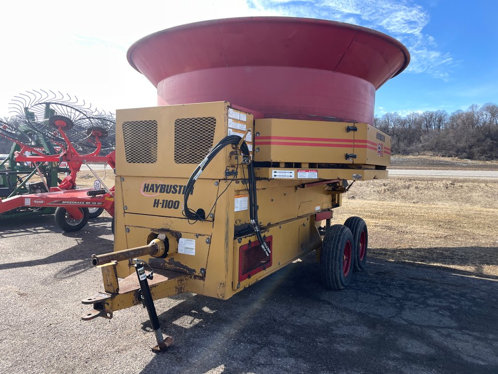 Hay Buster H-1100 Tilt