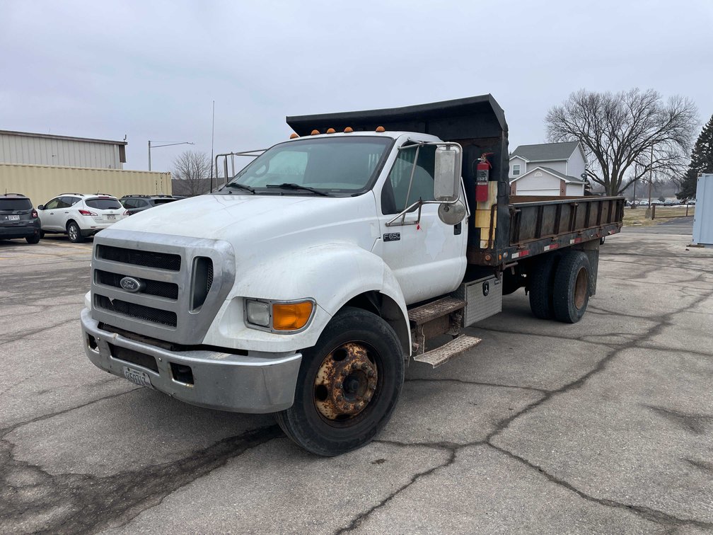 2006 White Ford F-650 XL Super Duty (Has WI Title) (OF)