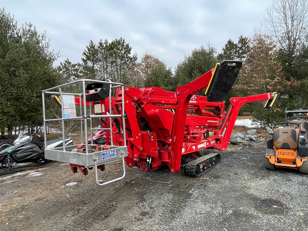 2024 CMC 90HD+ Lift (Fall Creek, WI)
