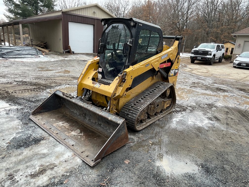 Cat 259D Skid Steer with Tracks (Fall Creek, WI)