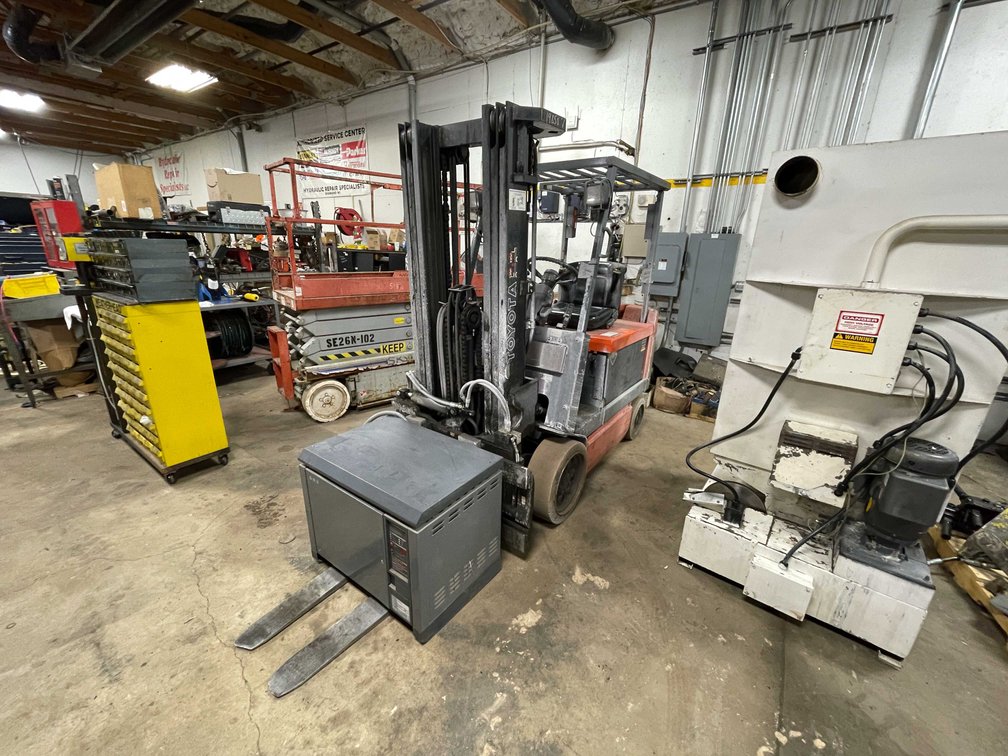 Toyota Electric Forklift (Shawano, WI)