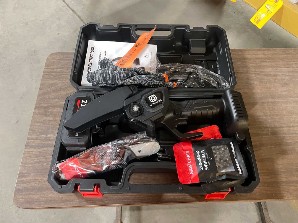 21 Volt Mini Cordless Chainsaw Kit in Carrying Case (PR11)