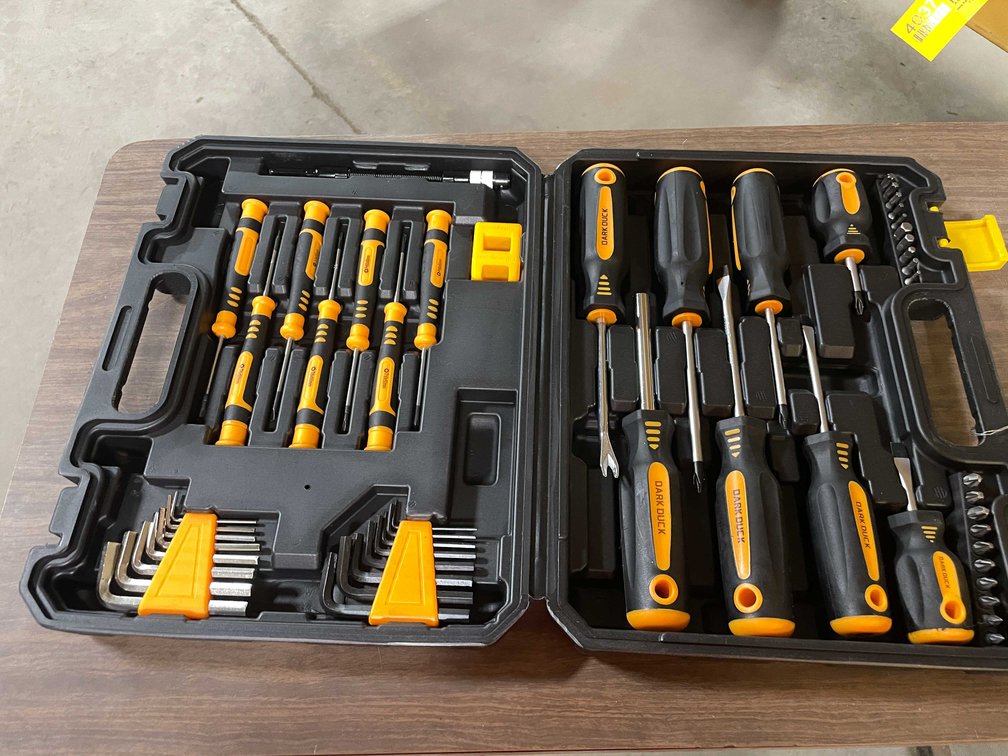 53 Piece Screwdriver Set in Carrying Case (PR11)