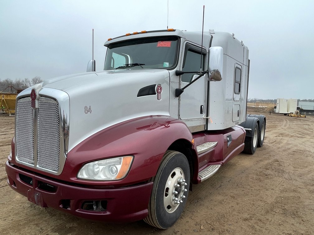 2012 Kenworth T660 Sleeper Cab Truck Tractor (Has MN Title)