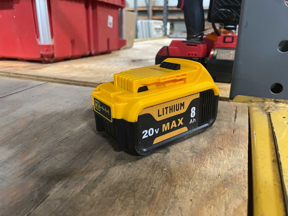 (1) 20 Volt DeWalt Compatible Battery (PR12)