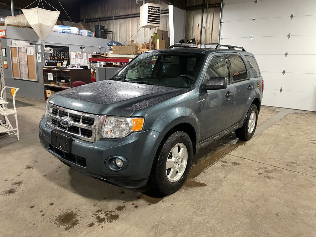 2011 Blue Ford Escape AWD (Has WI Title) (OF)