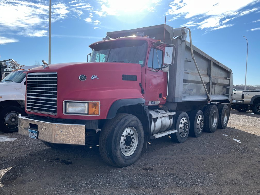 2001 Mack CL713 Dump Truck (Has MN Title in Delay)
