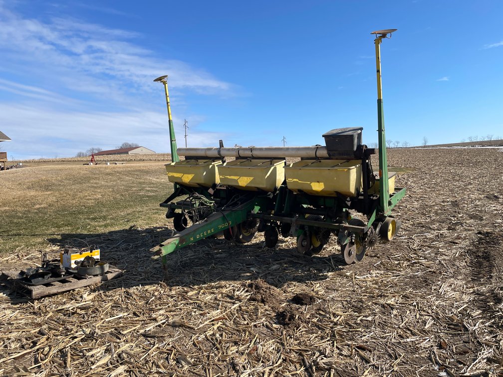 John Deere 7000 Corn Planter (Bloomer, WI)
