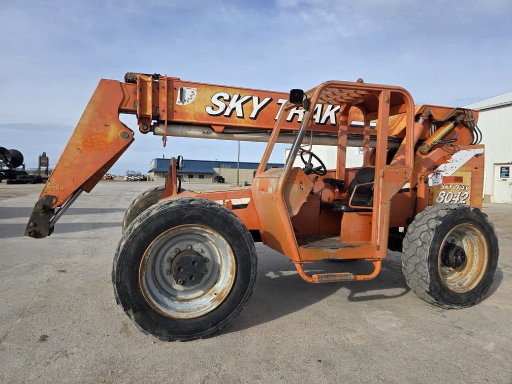 2004 Skytrak 8042 With Forks (Chilton, WI)