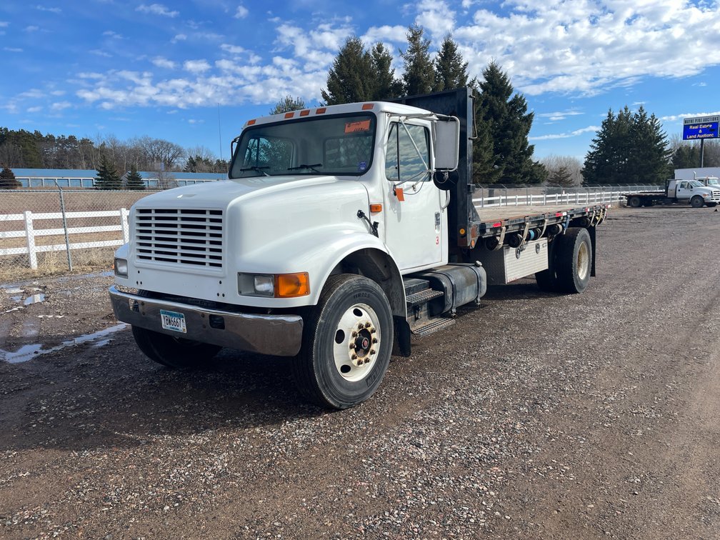 2001 International Navistar 4900 Flatbed Truck (Has MN Title)