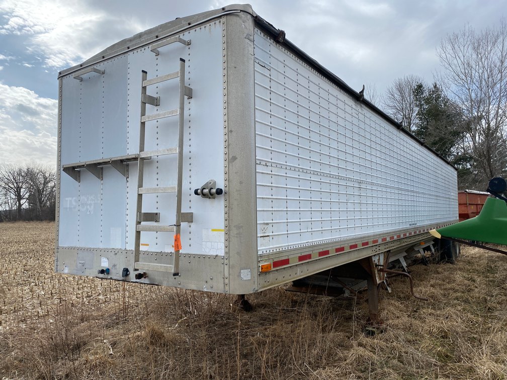 1994 Wilson Hopper Bottom Grain Trailer (Has WI Title) (Shawano, WI)