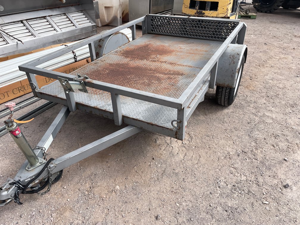 2005 Silver Trailer (Has NM Title)