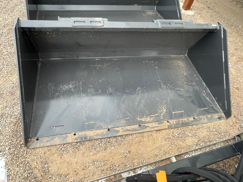 Unused 2026 Wolverine Skid Steer Track Duty Bucket Attachments
