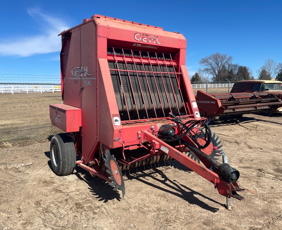 Gehl 1875 Round Baler