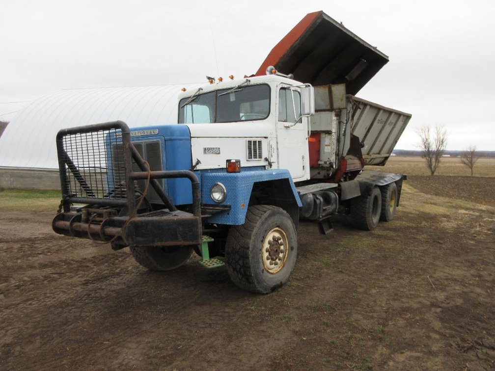 1980 International 5000 Paystar 6x6 Dry Manure Truck (No Title) (Spring Green, WI)
