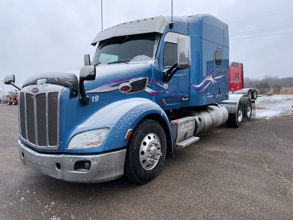 2019 Peterbilt 579 Semi (WI Title in Delay)