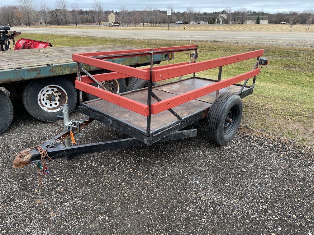 8' Single Axle Trailer (No Title)