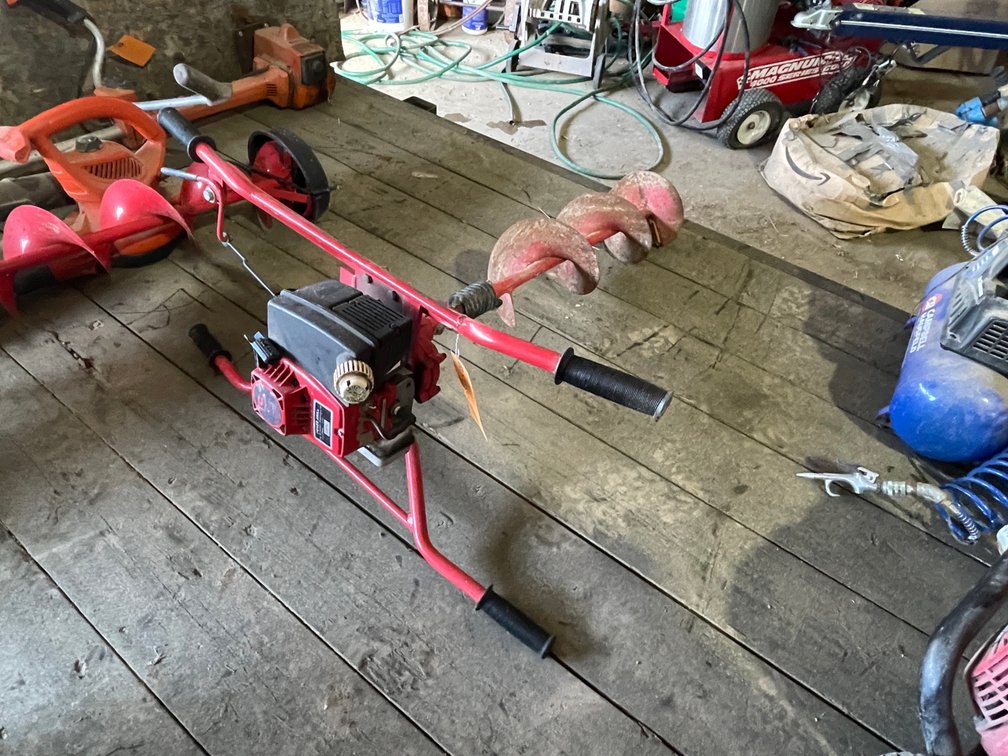 Earthquake Hole Auger