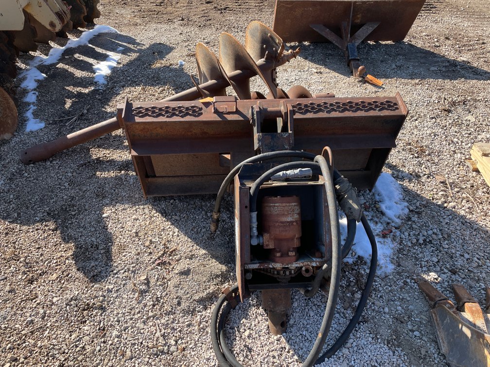 Lowe 1200F Universal Mount Auger with Bits