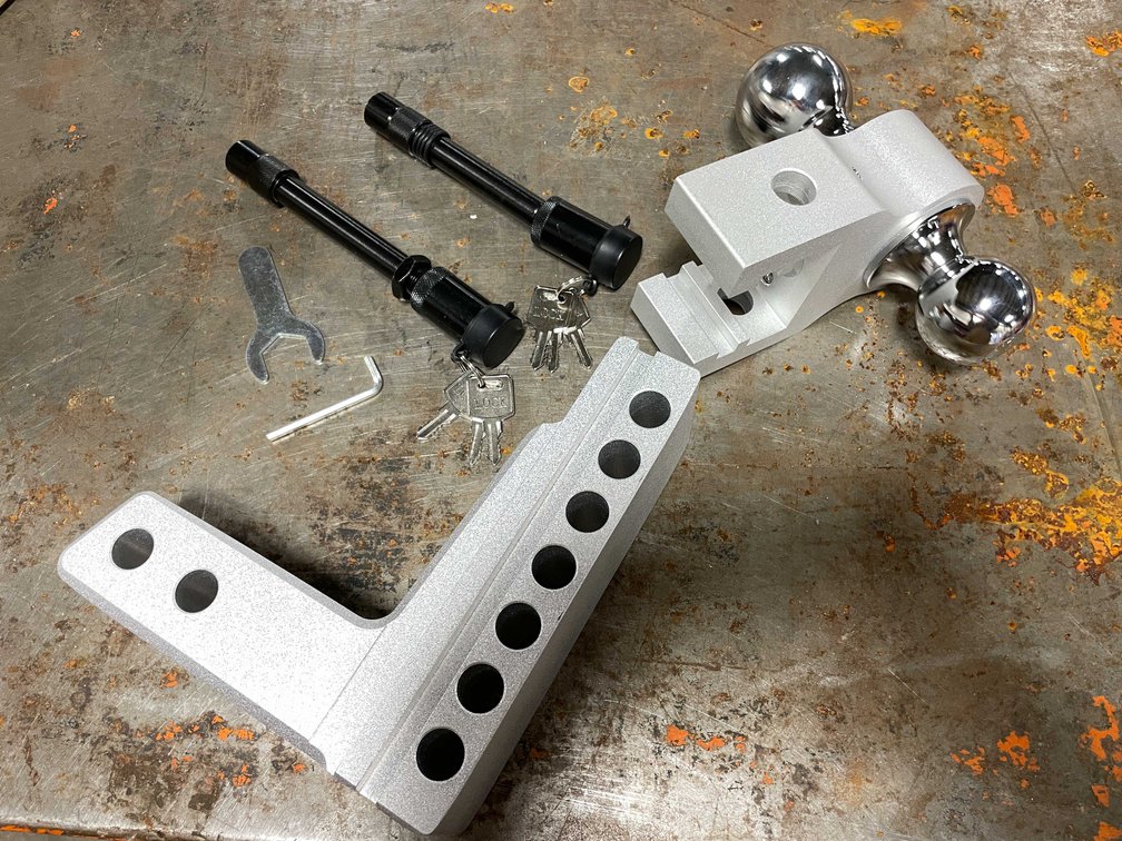 New Heavy Duty Trailer Hitch (CW)