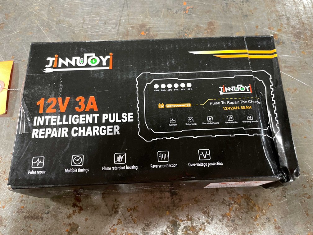 New Car Battery Charger 12V 3A (CW)