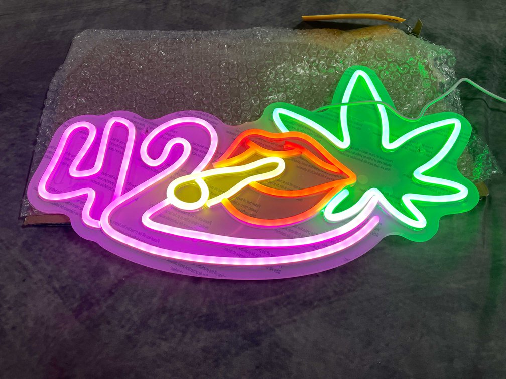 New 420 Neon Novelty Light (T3)