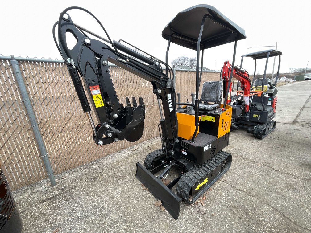 Unused 2026 Mini Excavator <6.6t (012)