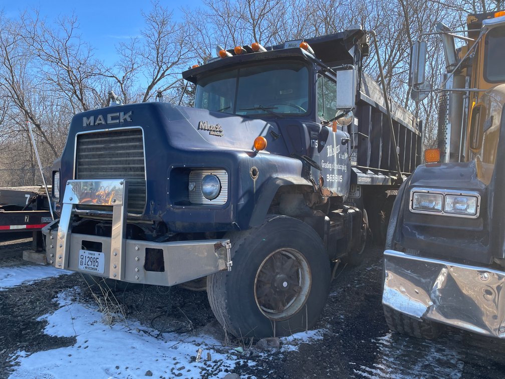 1993 Mack DM690S Dump Truck (Has WI Title)