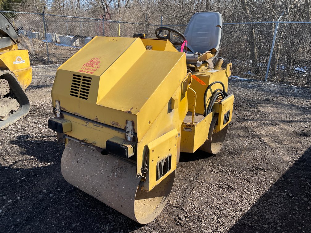 Case W102 Double Drum Roller