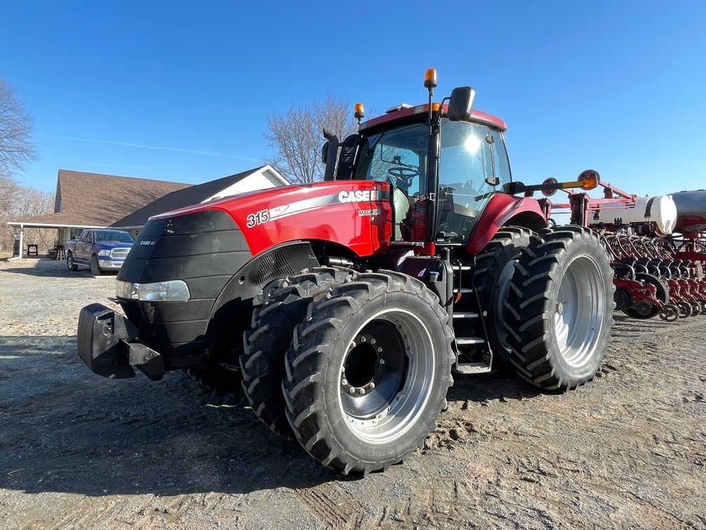Case IH Magnum 315 Row Crop Tractor (One Owner)