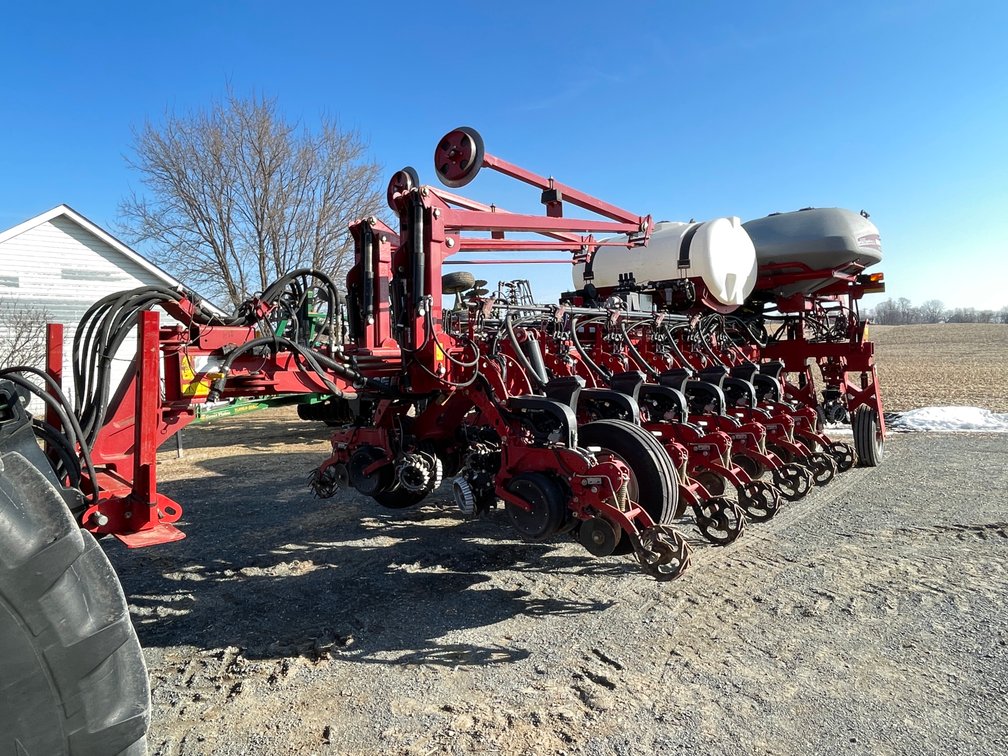 2020 Case IH 2150 16-Row Early Riser Planter (One Owner)