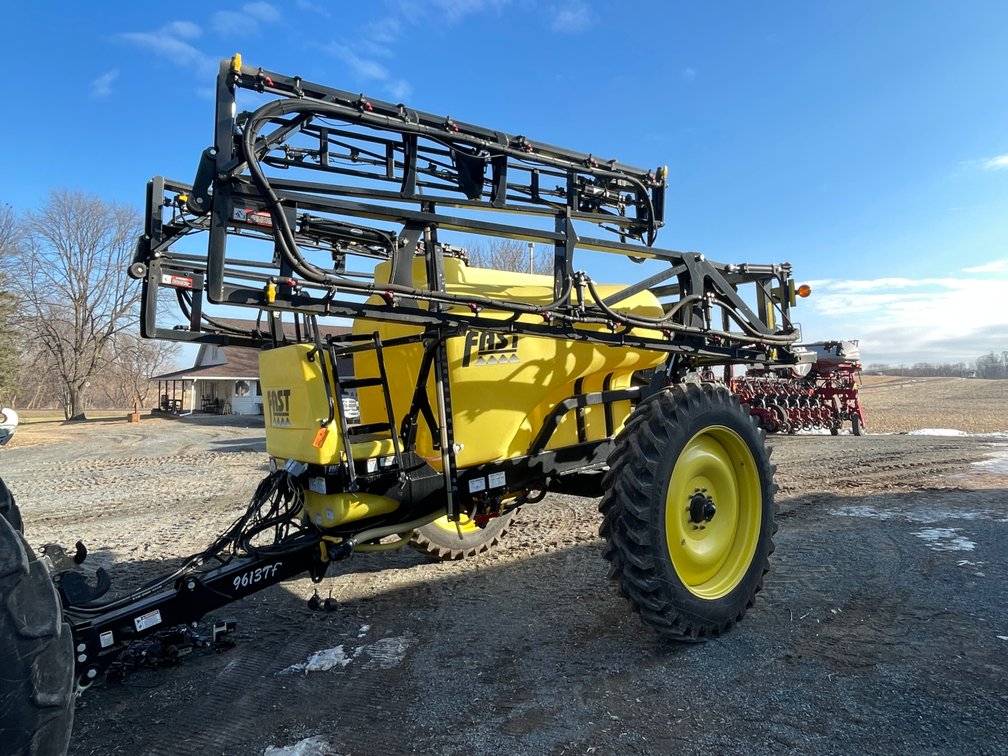 Fast 9613FT Pull Behind Sprayer (One Owner)