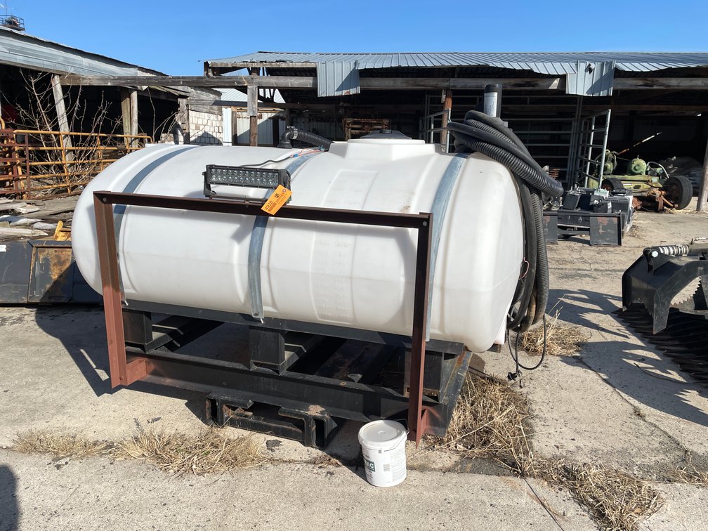 Front Inc. Front Mount 500-Gallon Fertilizer Tank