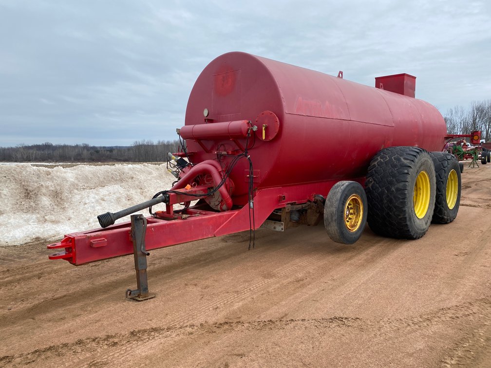 Nuhn 6750 Manure Tanker (Arpin, WI)