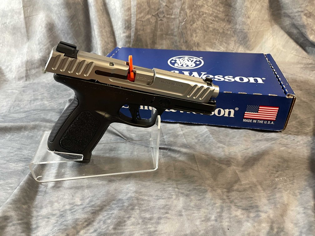 Smith & Wesson  SD9 2.0 9mm Luger  Pistol, SN: EHJ0693