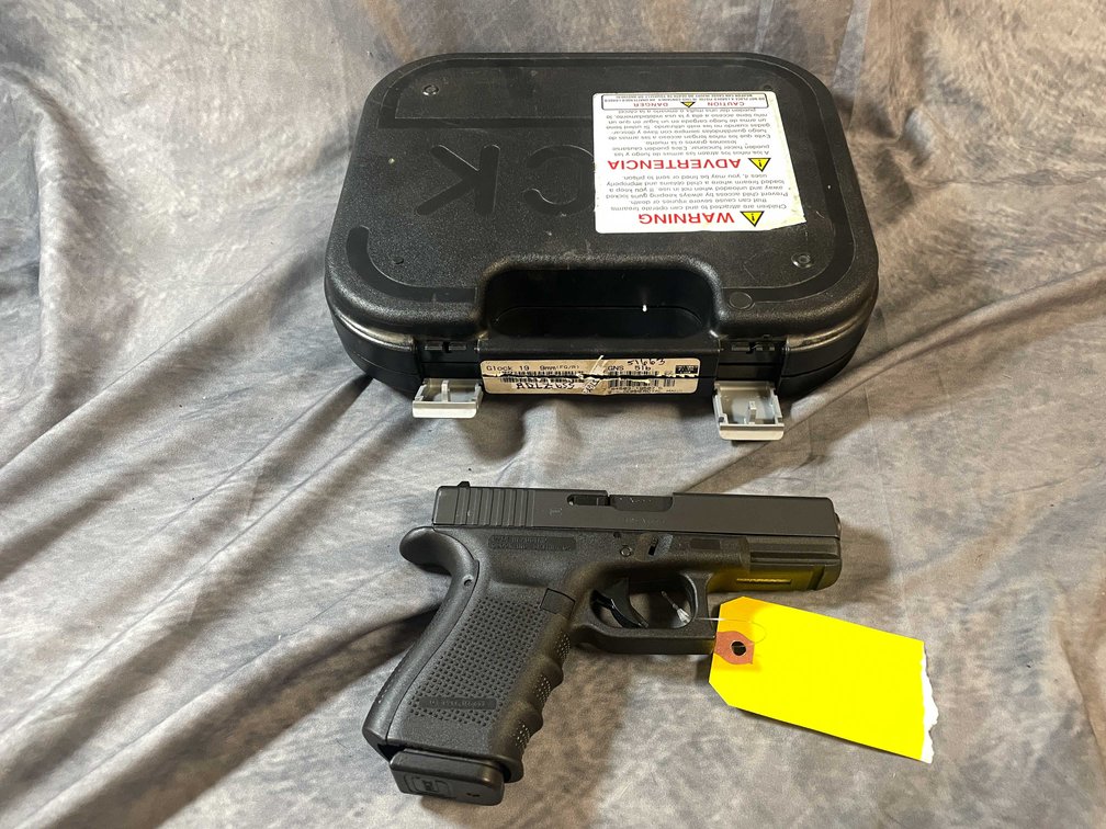 Glock  Model 19 Gen 4  9mm Luger  Pistol, SN: BDLX655