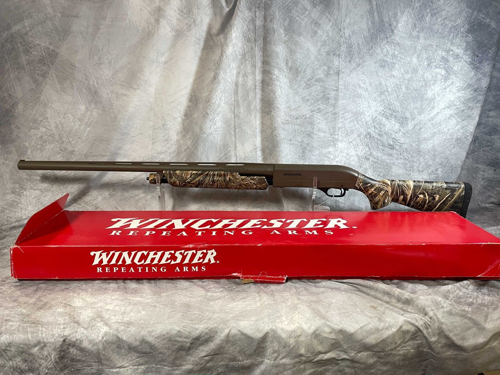 Winchester SXP Hybrid Hunter  12 Ga. Pump Action Shotgun, SN: 12AZP21129