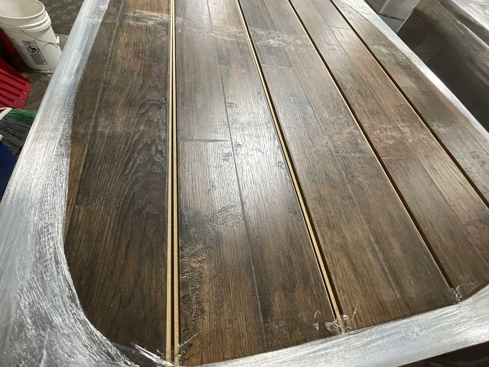 1,104.30 Sq. Ft. MOHAWK speu 1827 Click Planks (B)