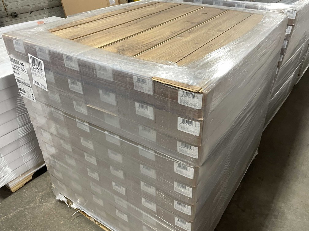 1,209.00 Sq. Ft. MOHAWK speu 1230 OUTLAST GOLDEN RUSTIC OAK Click Planks (B)