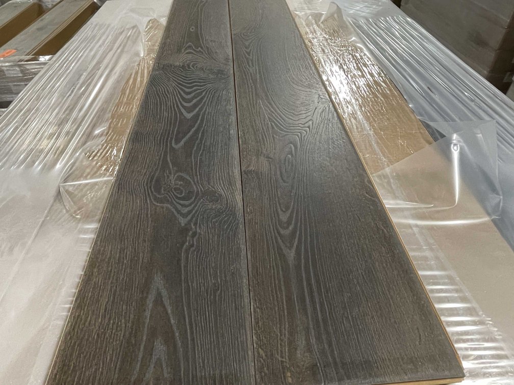 846.50 Sq. Ft. MOHAWK speu 1013 STYLEO SNYDER OAK Click Planks (B)