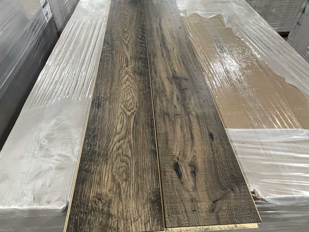 988.00 Sq. Ft. MOHAWK speu 1165 PORTFOLIO RUSTIC SMOKED CHESTNUT Click Planks (B)