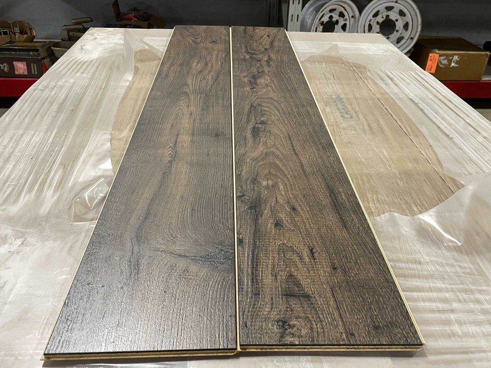 988.00 Sq. Ft. MOHAWK speu 1165 PORTFOLIO RUSTIC SMOKED CHESTNUT Click Planks (B)