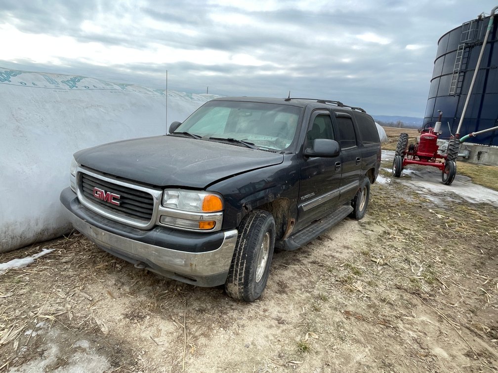 2003 GMC Yukon XL (Has WI Title)