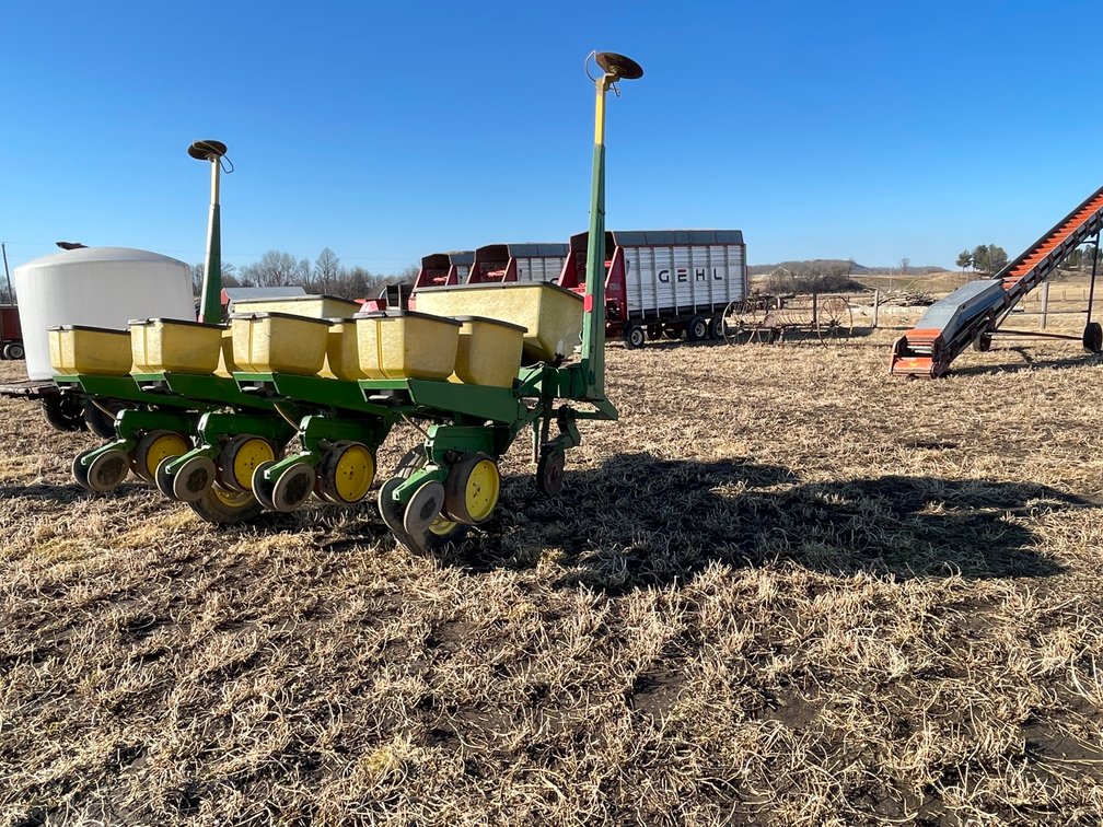 John Deere 7000 Planter