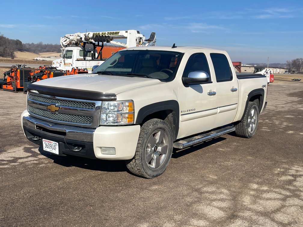 2011 Chevy Silverado LTZ Pickup (Has WI Title)