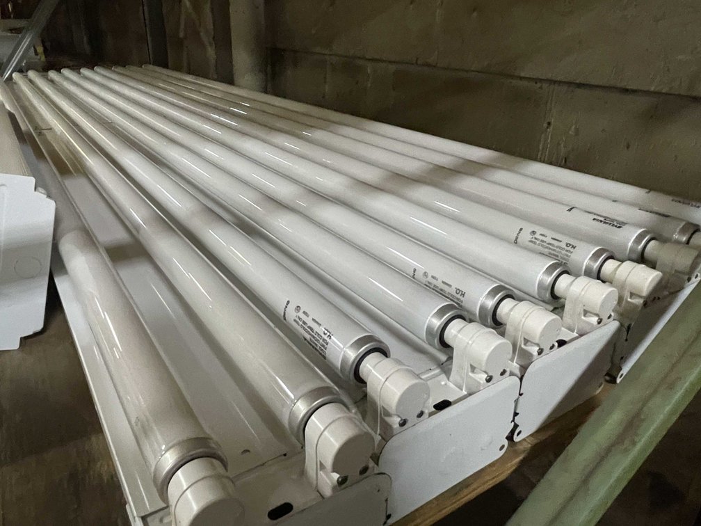 (5) Twin Tube Fluorescent Light Fixtures (PR9)