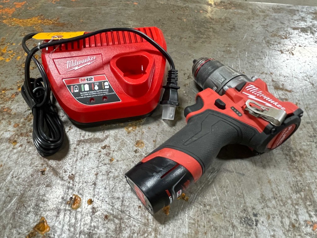 Milwaukee M12 Stubby (PR20)