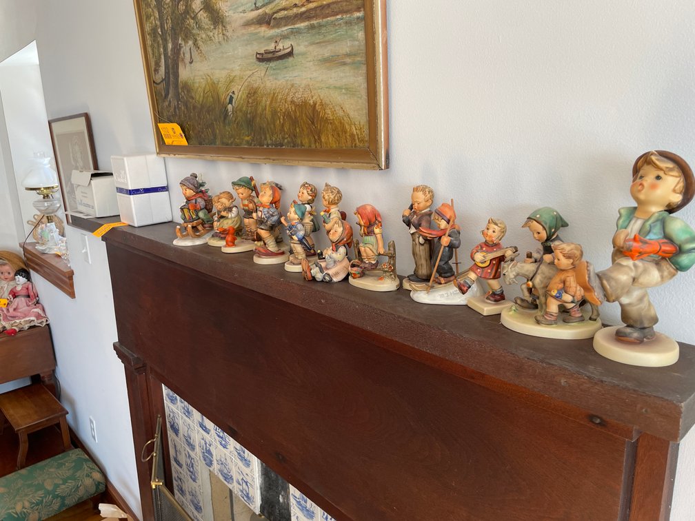 Various Wglobal Vintage Figurines